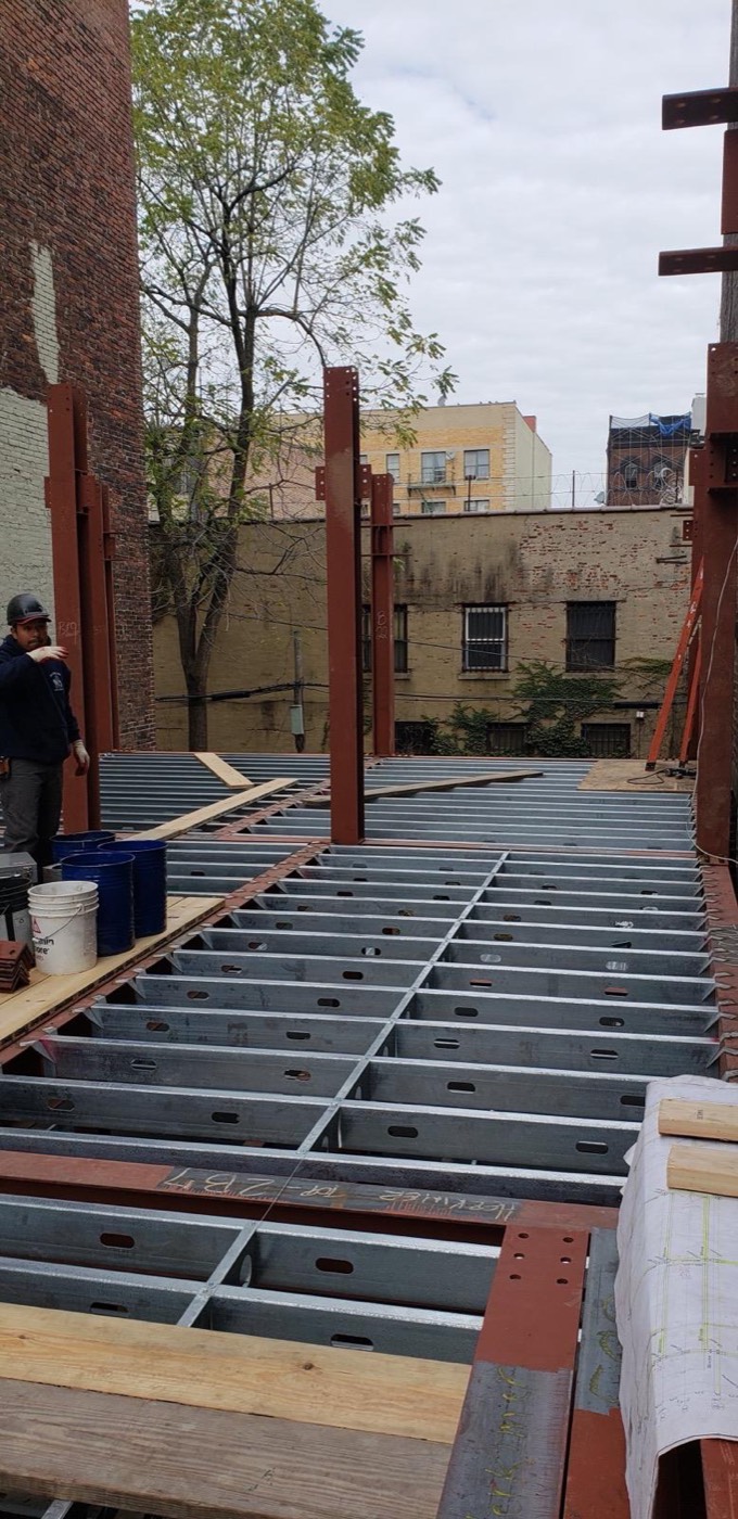 Metal deck floor framing